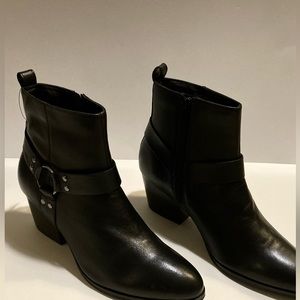 HOUSE OF HARLOW BLACK BOOTS GENUINE LEATHER SIZE 8.5 NWT